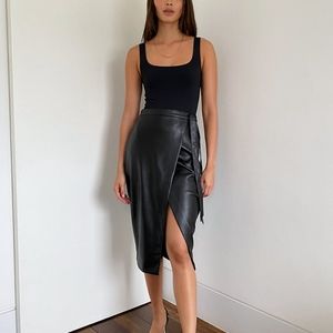 Aritzia Babaton Pelli Skirt